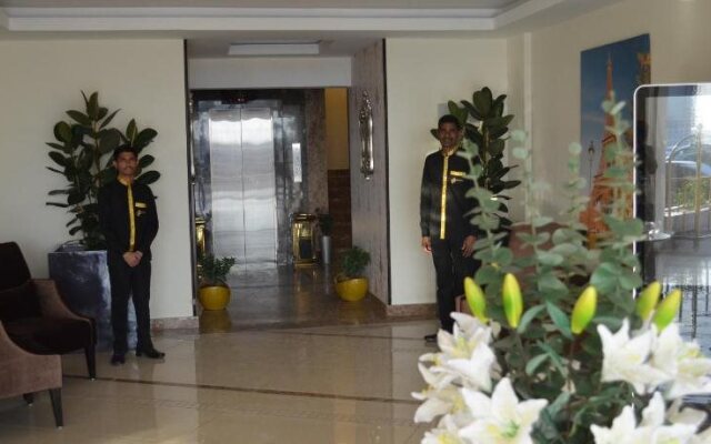 Grand Plaza Hotel Suites