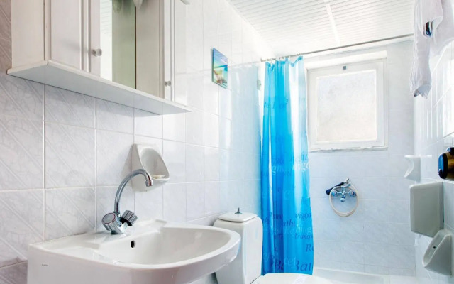 Revekka Rooms