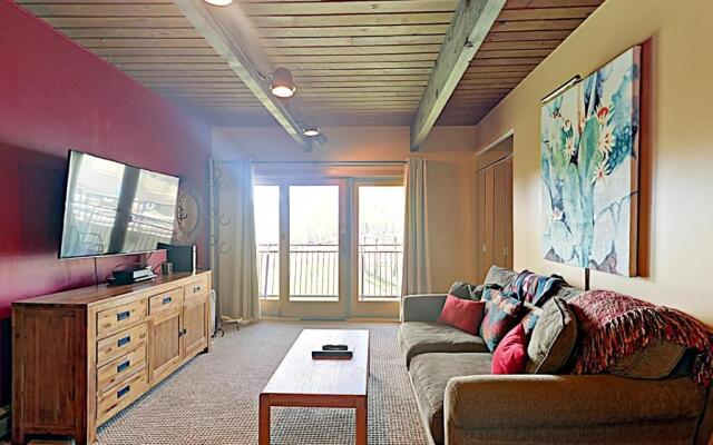 Timberline Condominium Studio Deluxe Unit 216