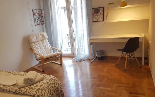 Petrol Apartment- Athens Center, 4 BD, 1 BATH