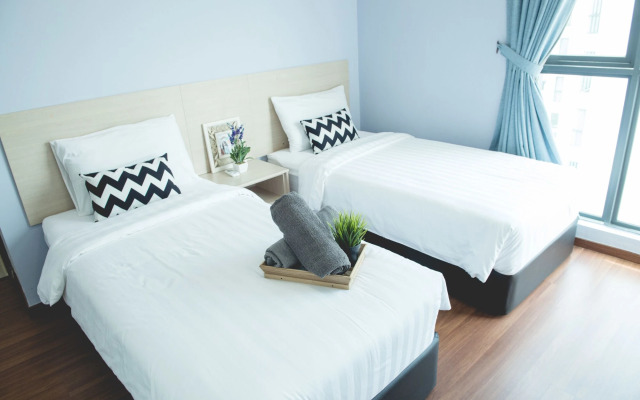 One Amerin Mall & Suites