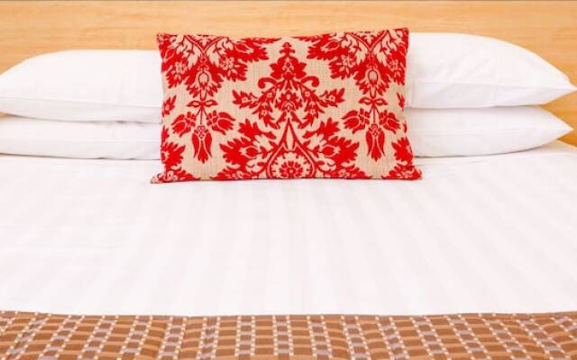 The Club Motel and Apartments