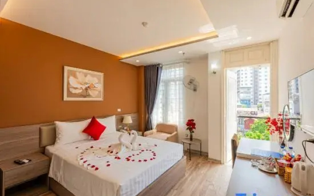 Moon Hotel 2 Do Quang