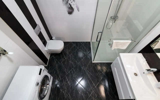 LEOGRAND Apartment on B Khmelnytskogo 27a