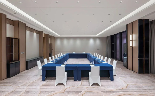 Howard Johnson By Wyndham Guotou Plaza Zigong