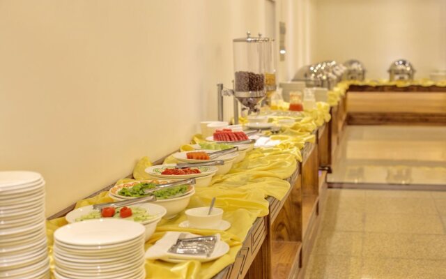 Golden Hotel