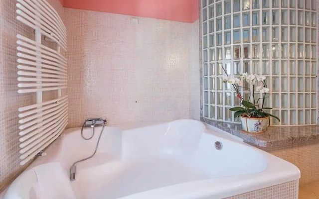 Villa Near Milan With Swimming Pool
