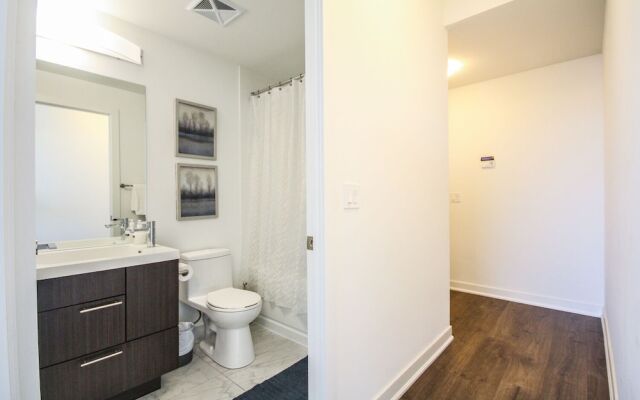 Sarkar Suites - Downtown Fashion Dist.