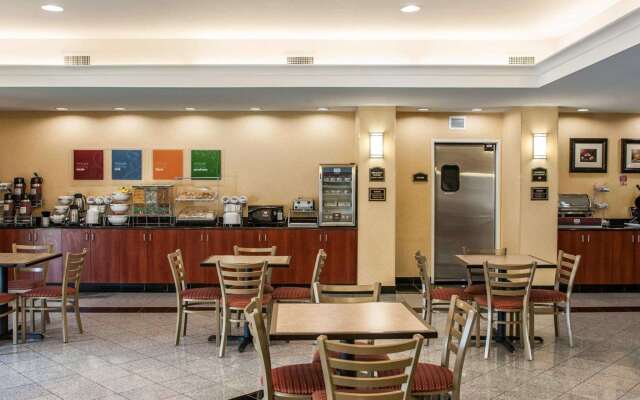 Comfort Suites near Indianapolis Airport