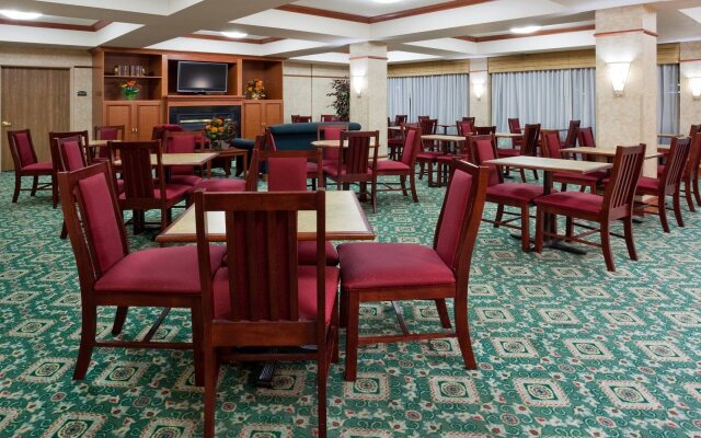 Holiday Inn Express & Suites New Berlin by IHG