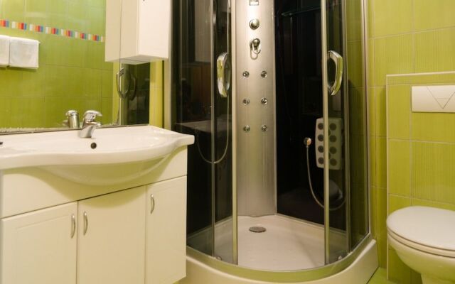 Holiday Villa Perna with Swimming Pool