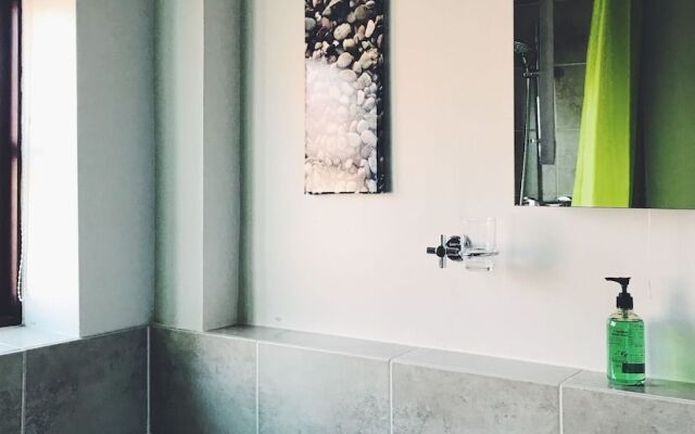 Notley House & The Coach House