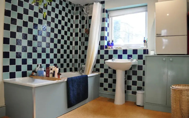 Modern 2 Bedroom North London Apartment