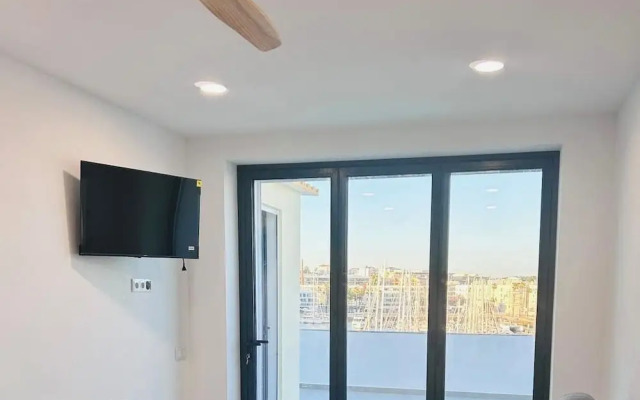 Spectacular Lagos Marina View apt on Promenade