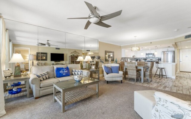 Stunning 2/2 Designer Condo w Coastal Appeal Right on the Gulf!