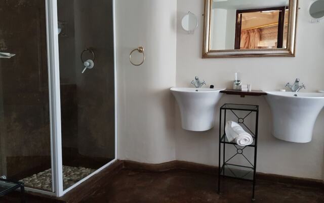 Blue Mountain Luxury Lodge