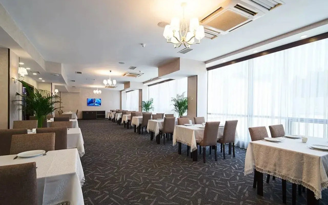 Crossway Hotel