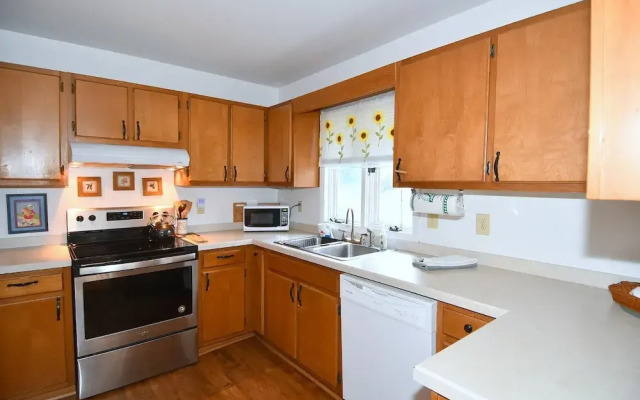 Serendipity - Large 5BR With a Hot Tub