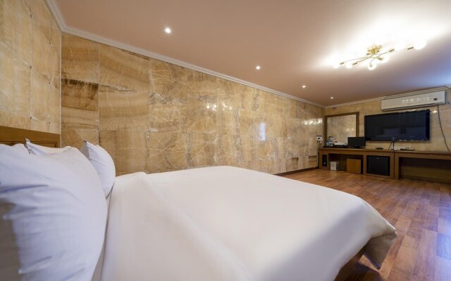 Tongyeong Hotel Opera
