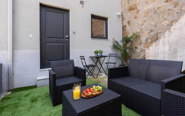 Stylish Duplex House - Terrace & River View