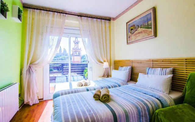 Unique Cozy Scenic Penthouse