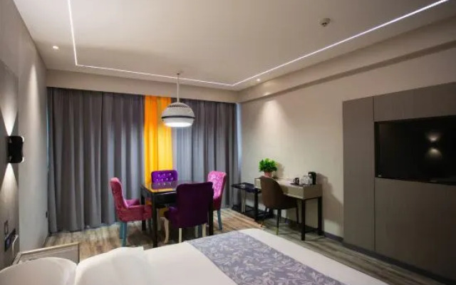 Tongren Jinyue Hotel (Fanjingshan Avenue Jiuyicheng Fangyuanhui Branch)