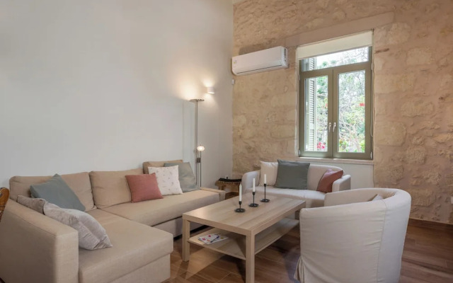 Lithos Residence