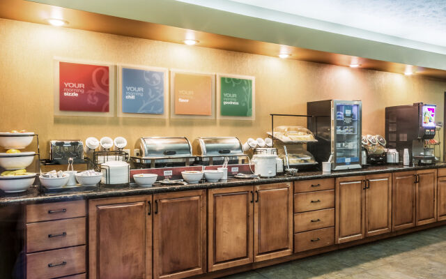 Comfort Inn & Suites Mitchell I-90