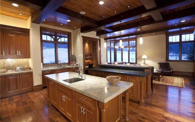 Hood Park Manor - 9 Br Home