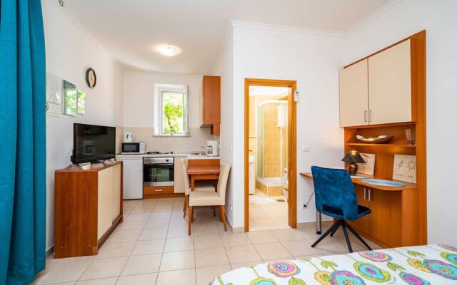 Apartments & Room Frane