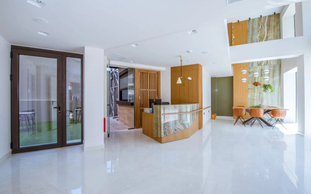 M City Hotel