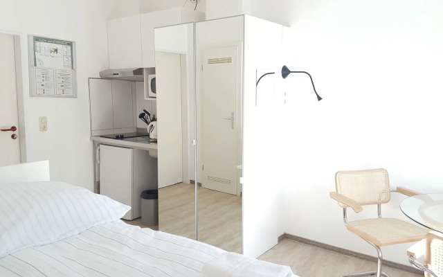 Aparthotel B & L