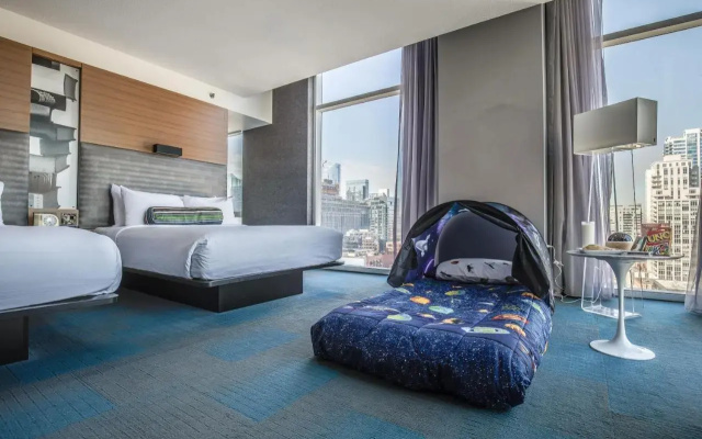 Aloft Chicago Downtown River North