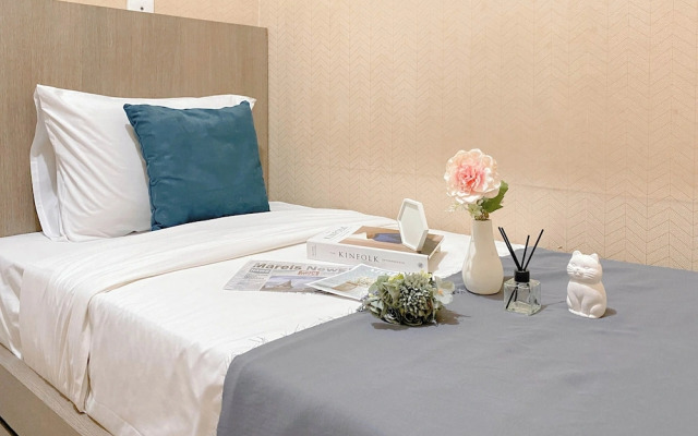 Tranquil And Homey 2Br At Apartment Green Pramuka City