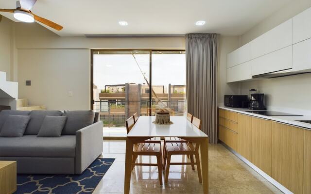 Spectacular Apartment Bridge Pool