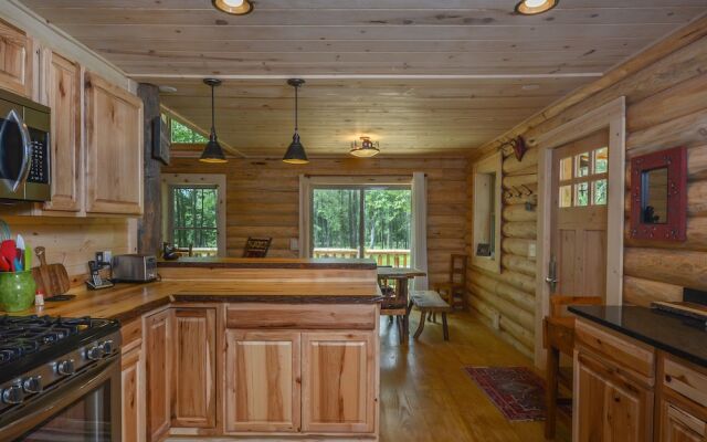 Big Log Lodge 4 Bedroom House