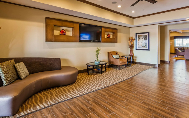 Best Western Plus Seminole Hotel & Suites