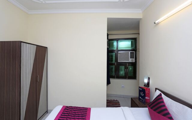 OYO 7578 Hotel Luck Residency