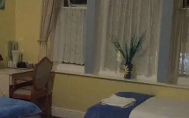 Paramount Hotel