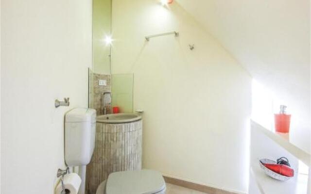 Four Bedroom Holiday Home in Vittoria