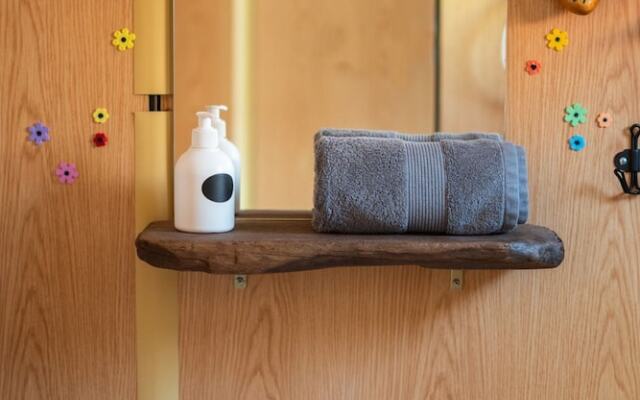 Ytra Lón Farm Lodge