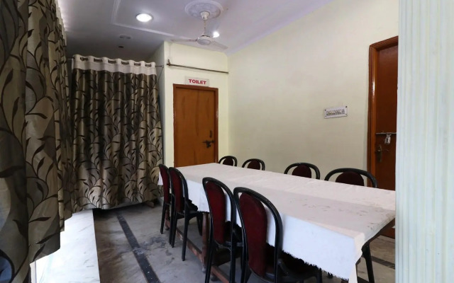 OYO 6073 Hotel K M B