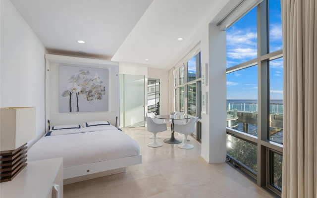 Malibu Glass Estate in Malibu, Malibu