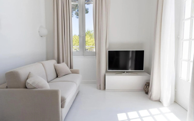 White 1921 Saint-Tropez