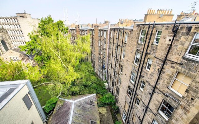 Modern 2Br Home On The Royal Mile