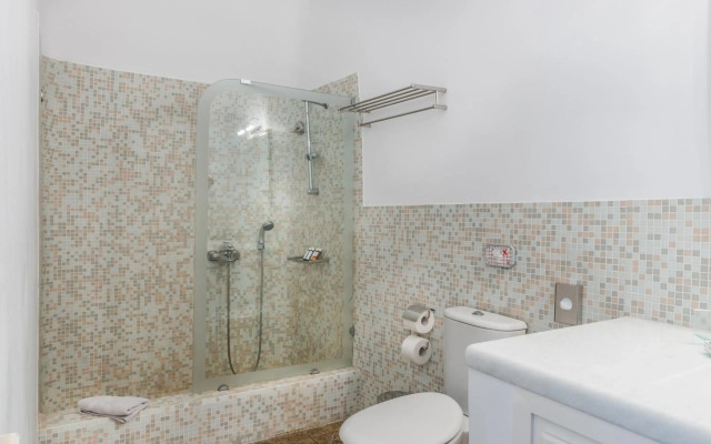 Pantelia Suites
