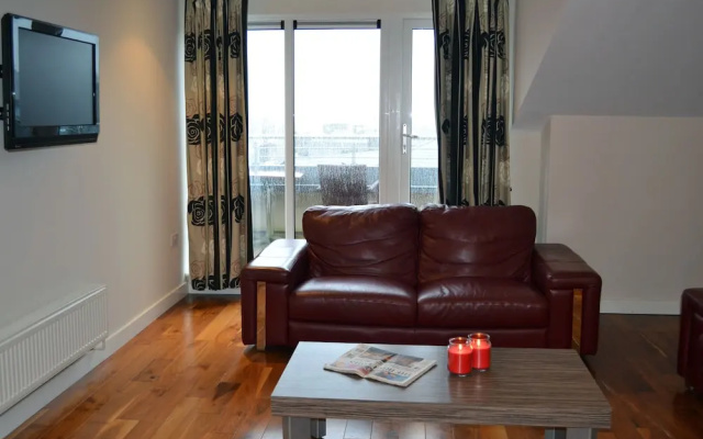 Carrick Plaza Suites