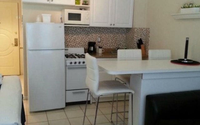 Hbr576-large Studio, Steps From the Ocean