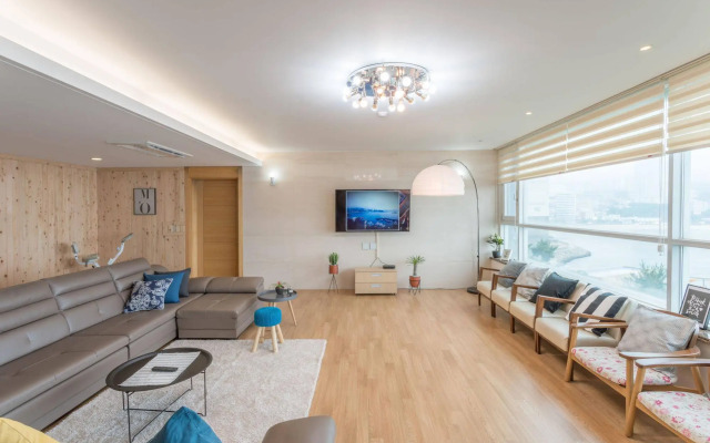 Mono House Busan Songdo Beach