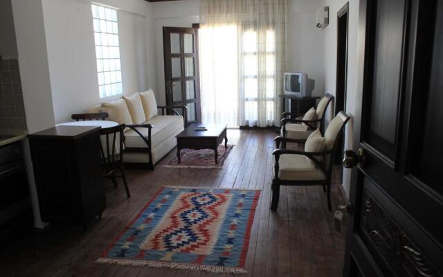 Yalcinkaya Tas Apart